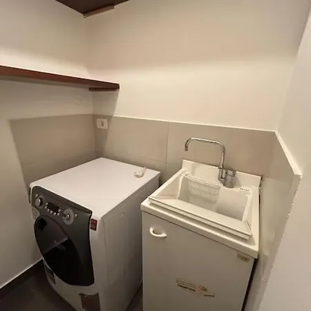 Apartment Maranello 6 Chilometri - Casa Ferrari 2 Bedroom Parcheggio Privato *