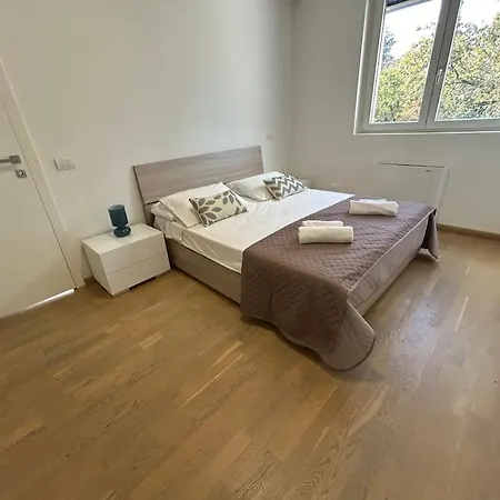 Apartment Maranello 6 Chilometri - Casa Ferrari 2 Bedroom Parcheggio Privato *