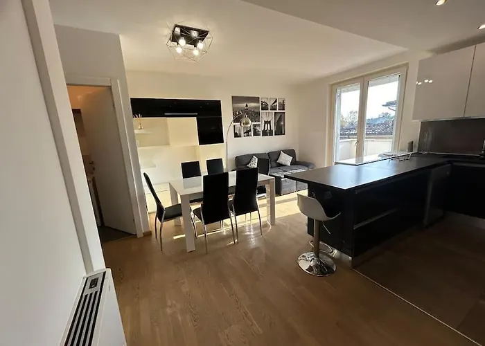 Maranello 6 Chilometri - Casa Ferrari 2 Bedrooms Parcheggio Privato * Montale (Emilia-Romagna)